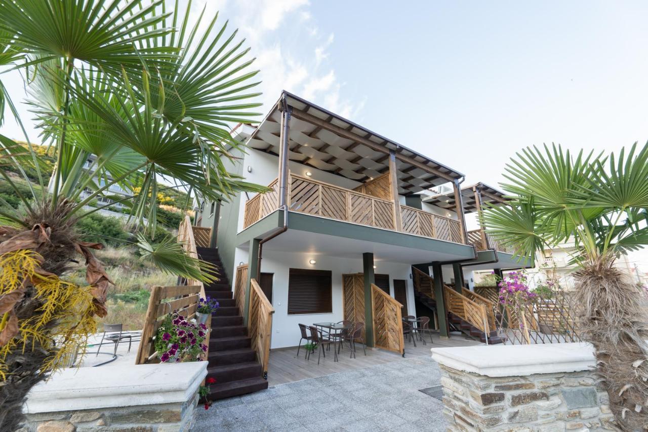 Mad'S Villas Néa Péramos Zewnętrze zdjęcie