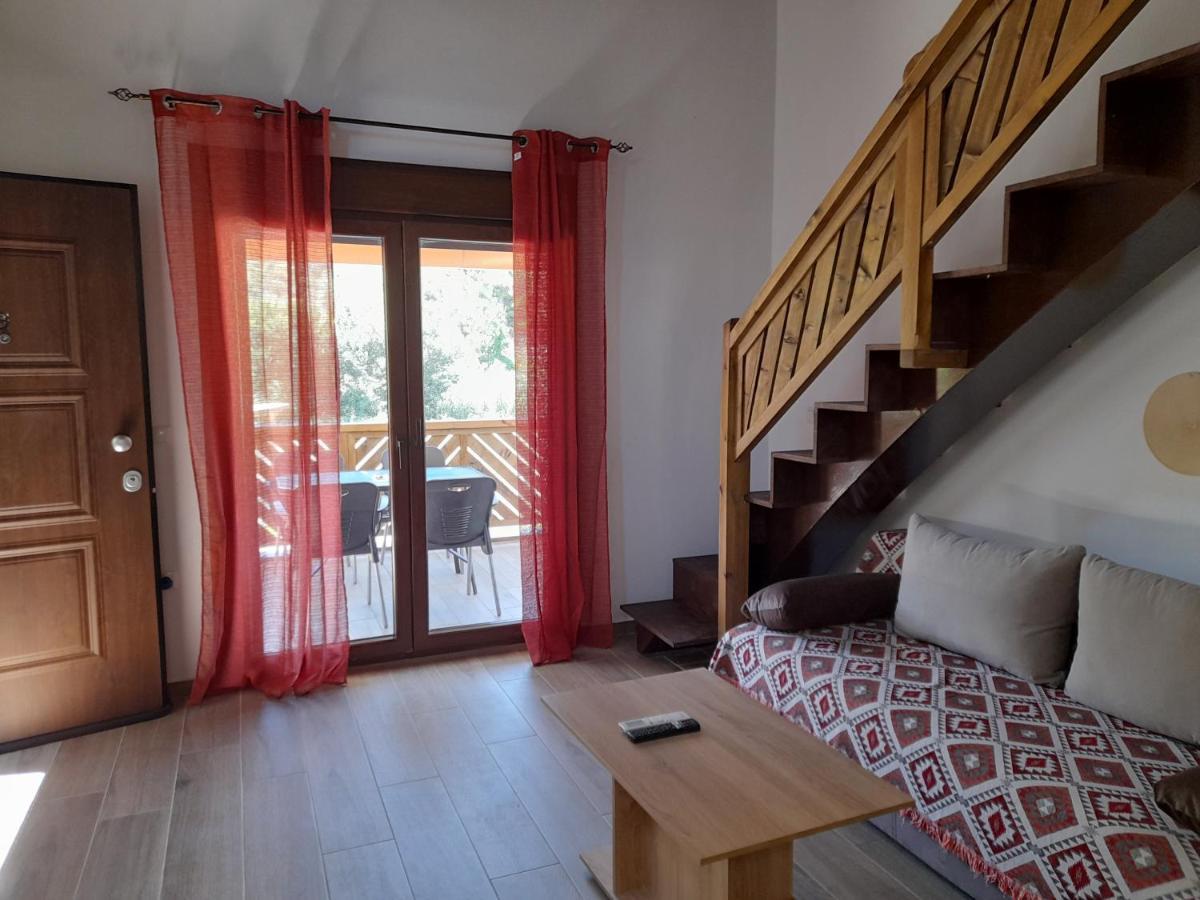 Mad'S Villas Néa Péramos Zewnętrze zdjęcie
